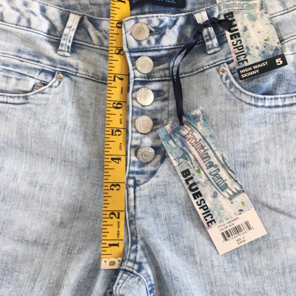 Awesomely Acid Wash Skinny Jeans - Picture 5 of 7